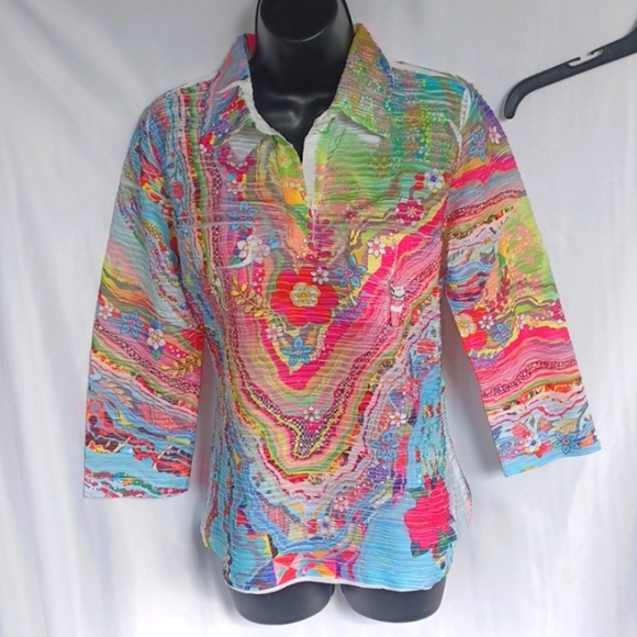 Mesmerize Floral hippie 3/4 sleeve stretchy top with front pockets - Picture 1 of 7
